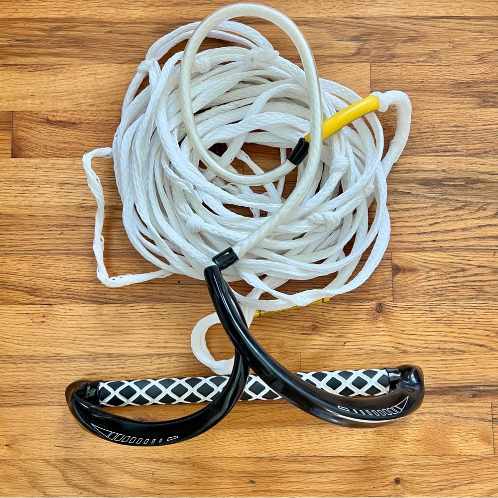 Hyperlite Wakeboards Apex Handle and Rope Anti-Roll EUC